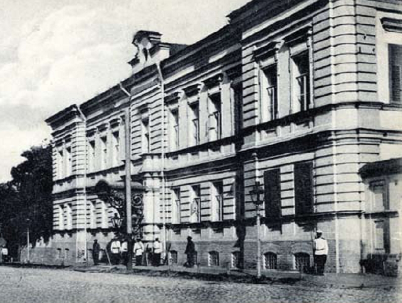 Здание Астраханского отделения Государственного банка по ул. Эспланадной. Построено в 1885 году, архитекторы Знаменский и Коржинский